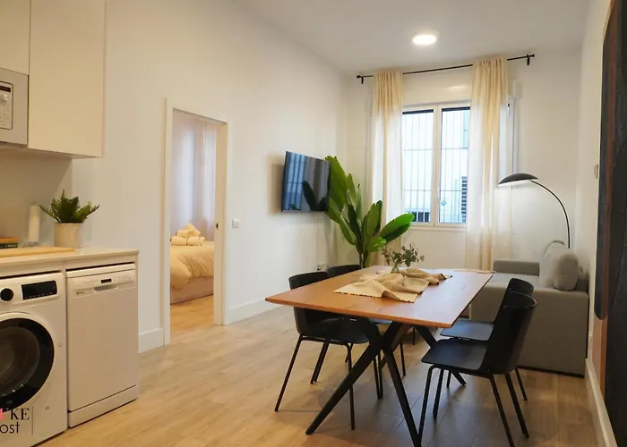 Duke 5Torres Apartments